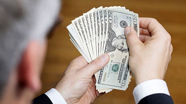 DÃ³lar trepÃ³ a S/.3,238 pese a venta de US$133 mlls. del BCR